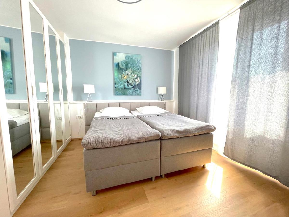 Happy Casa Isola Grande Apartment Izola Exterior photo
